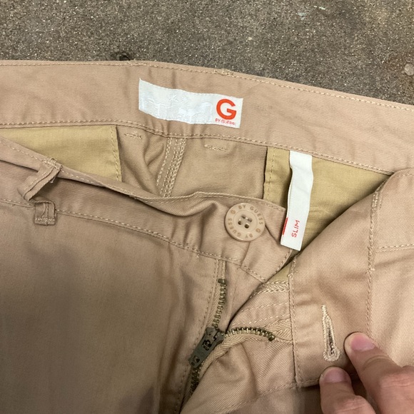 Guess Khaki Pants – Leather-Lined Pockets – Size 38 – Classic Menswear - Picture 2 of 8